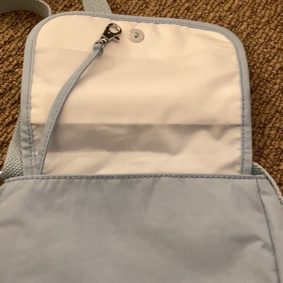 A Kipling purse for kids - Picture 3 of 7